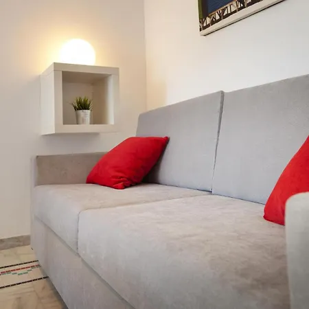 111 Alberca 8-3 * دينايا